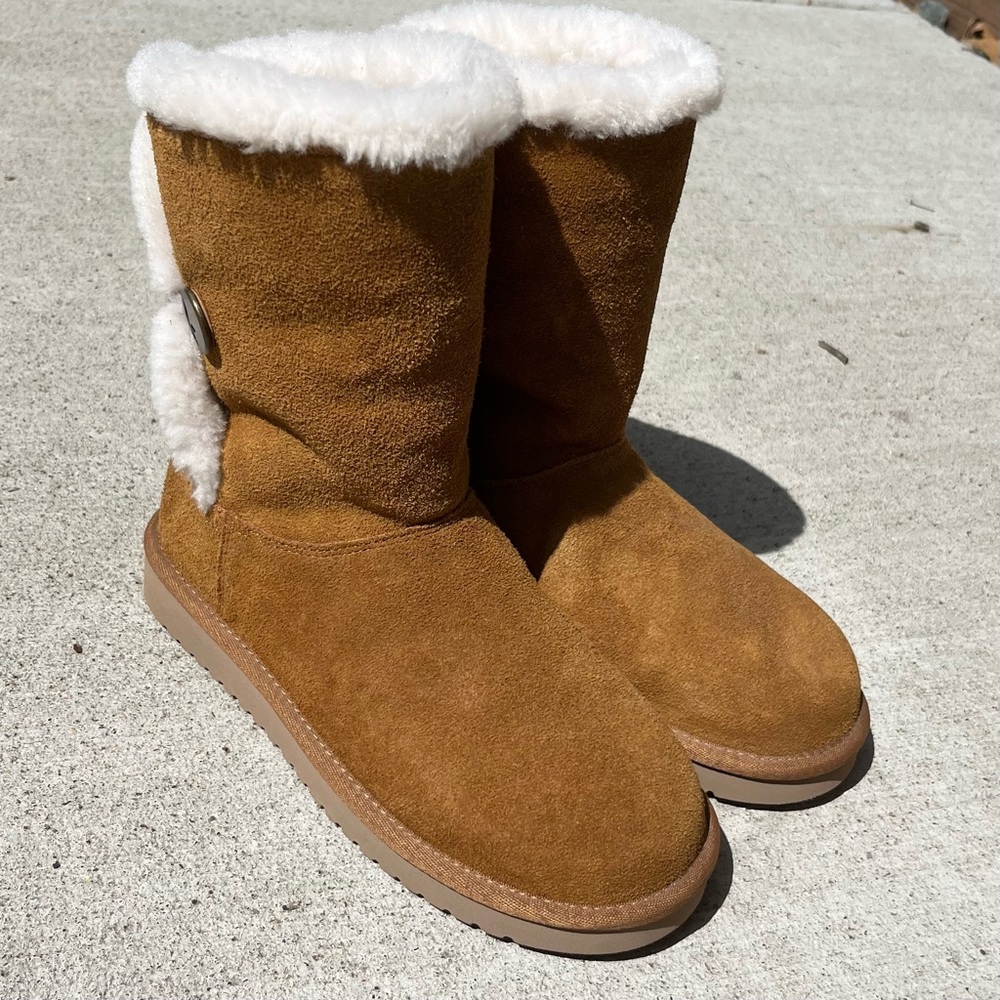 Koolaburra Tan Winter Boots with Plush Lining
